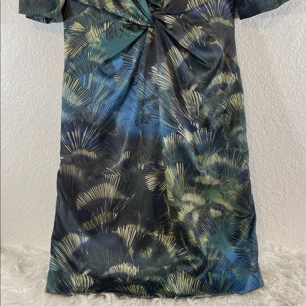 TAHARI Women's Size 10 Green Printed Half Sleeve Knot Bodice Lined Dress - Picture 3 of 8